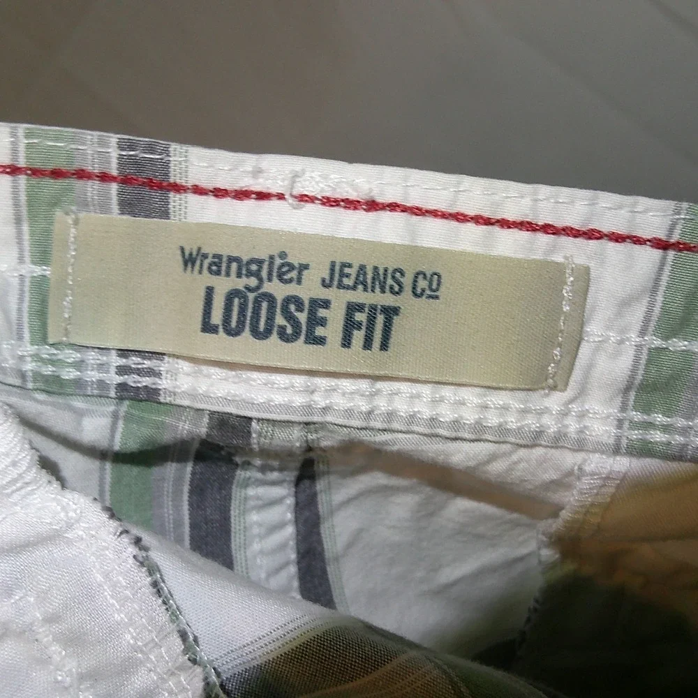 Lee Plaid Shorts‎ White Gray Green Casual Comfort Size 38